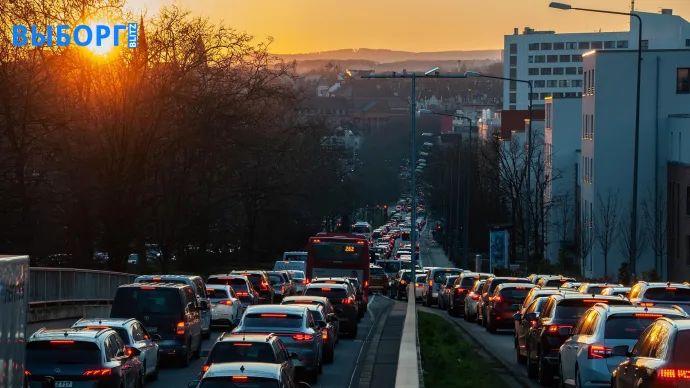 Пробки в Петербурге: стоит ли рисковать и ехать через дворы
