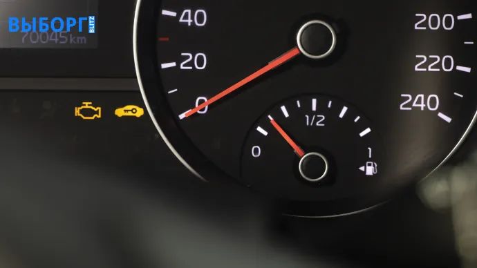 В Петербурге массово загорелся «Check Engine»: виновато атмосферное давление