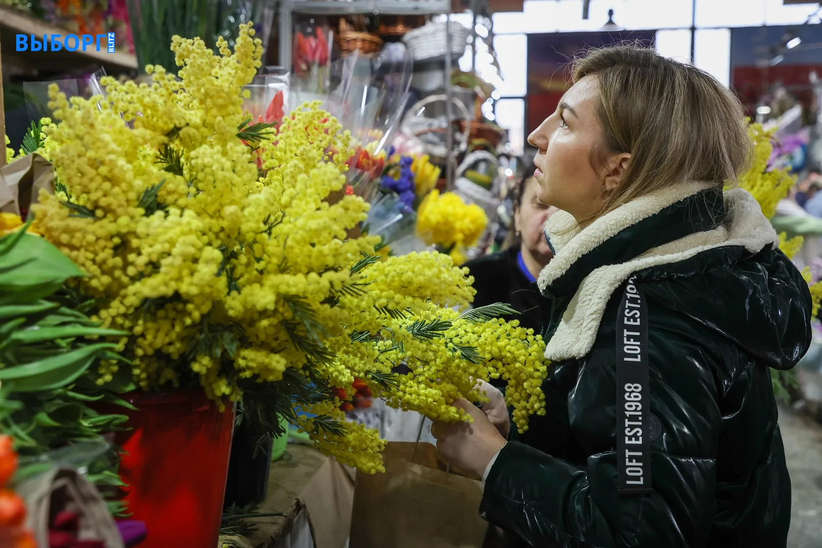 Что дарят женщинам в офисах Ленобласти: самые популярные и неудачные подарки на 8 Марта