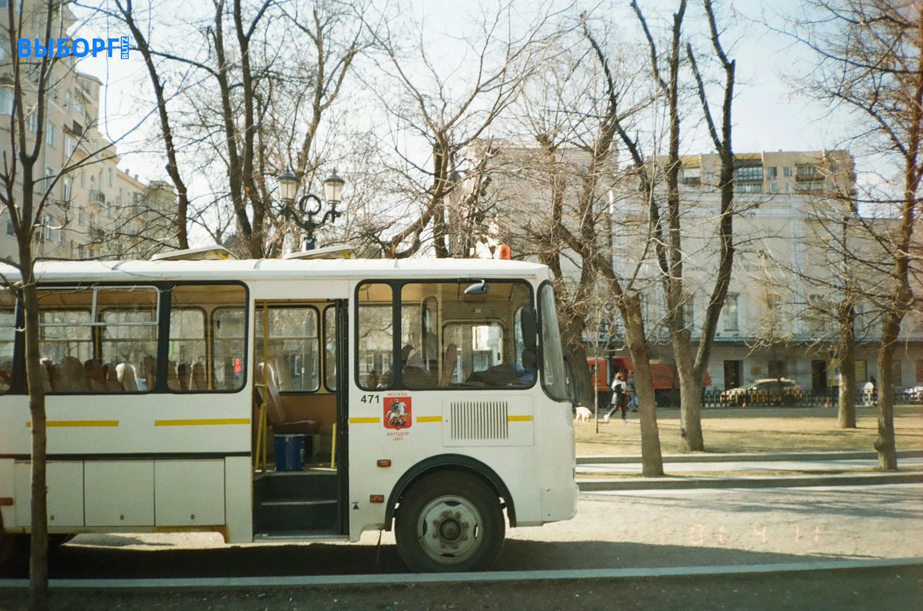 Автобус на улице